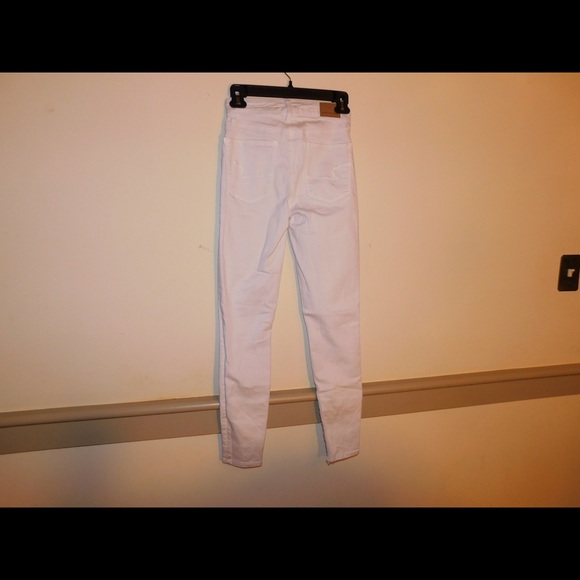 AMERICAN EAGLE WHITE JEANS - Picture 2 of 2
